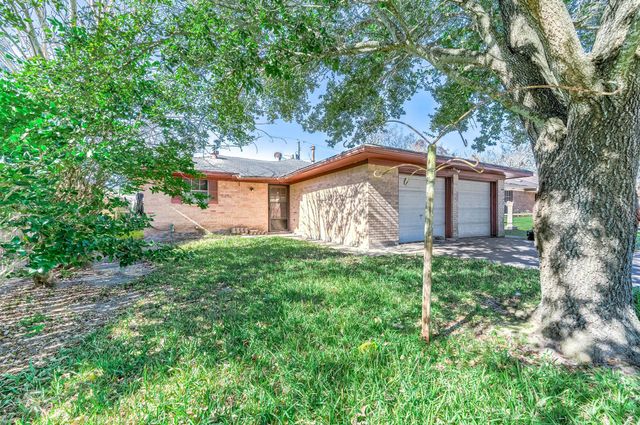 1801 N 7th Street, Baytown, TX 77520