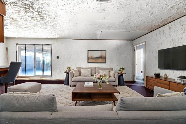 1801 N 7th Street, Baytown, TX 77520