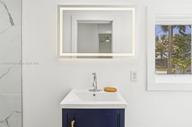 2001 SW 23rd Ave, Fort Lauderdale, FL 33312