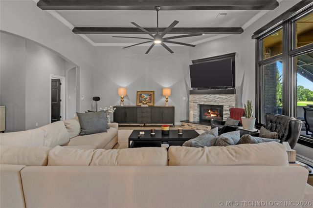 611 Fairway Drive, Broken Arrow, OK 74011