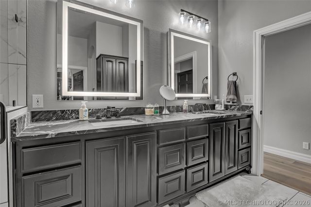 611 Fairway Drive, Broken Arrow, OK 74011
