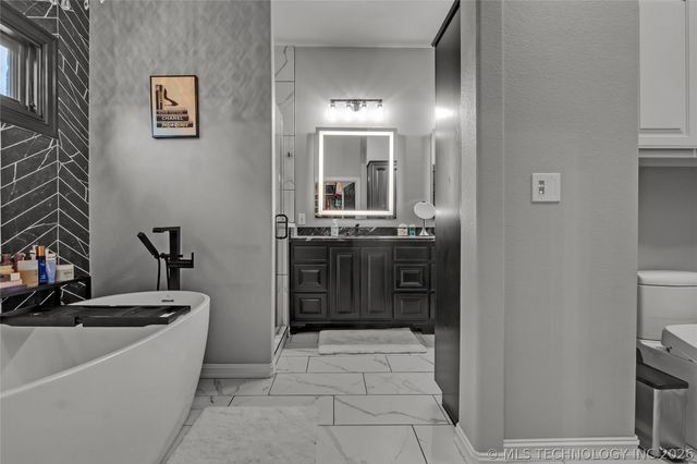 611 Fairway Drive, Broken Arrow, OK 74011
