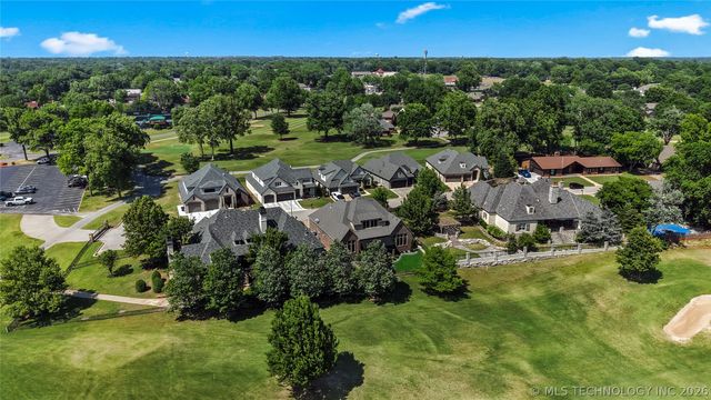 611 Fairway Drive, Broken Arrow, OK 74011