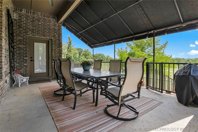 611 Fairway Drive, Broken Arrow, OK 74011