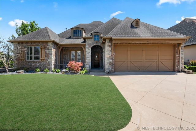 611 Fairway Drive, Broken Arrow, OK 74011