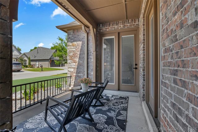 611 Fairway Drive, Broken Arrow, OK 74011