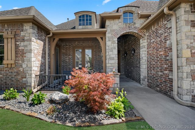 611 Fairway Drive, Broken Arrow, OK 74011