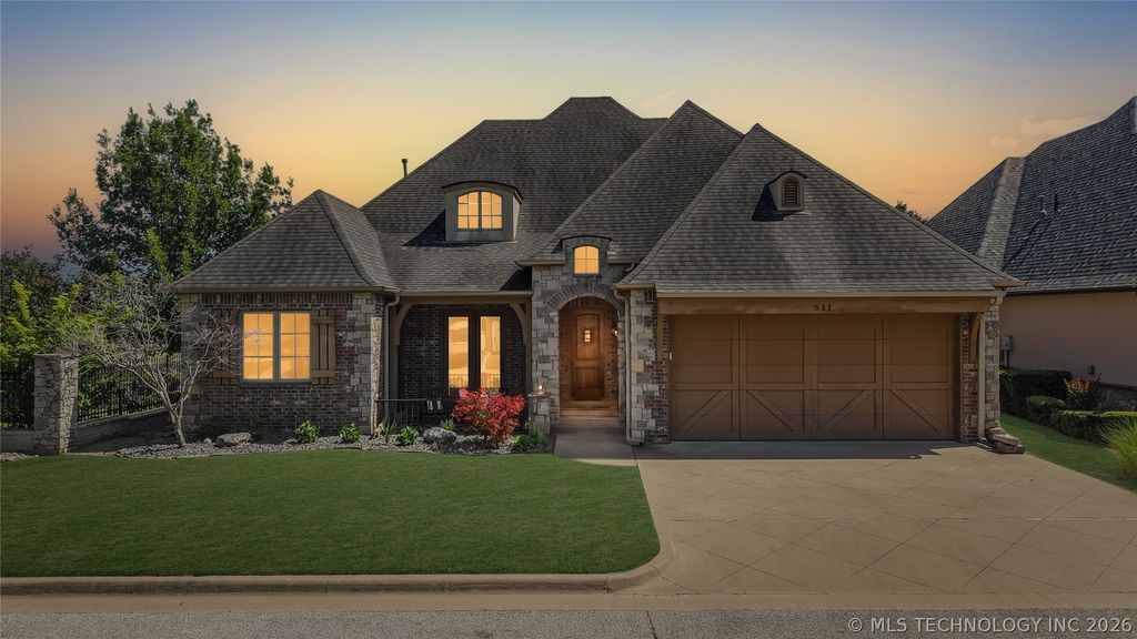 611 Fairway Drive, Broken Arrow, OK 74011