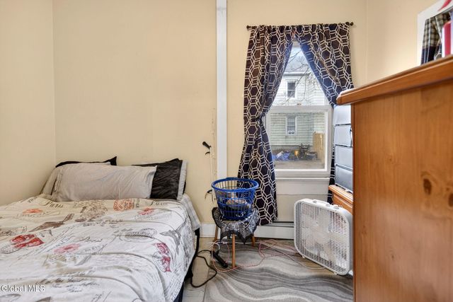 114 3rd Avenue, Rensselaer, NY 12144