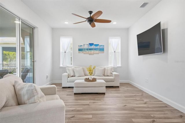 6 OAKLEAF WAY, Palm Coast, FL 32137