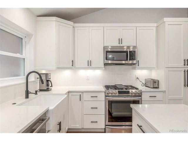 109 Overland Ct, Lafayette, CO 80026