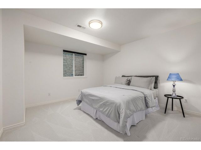 109 Overland Ct, Lafayette, CO 80026