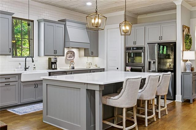 4594 Lakeview Lane, Gainesville, GA 30504