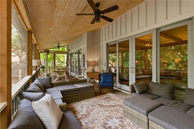 4594 Lakeview Lane, Gainesville, GA 30504