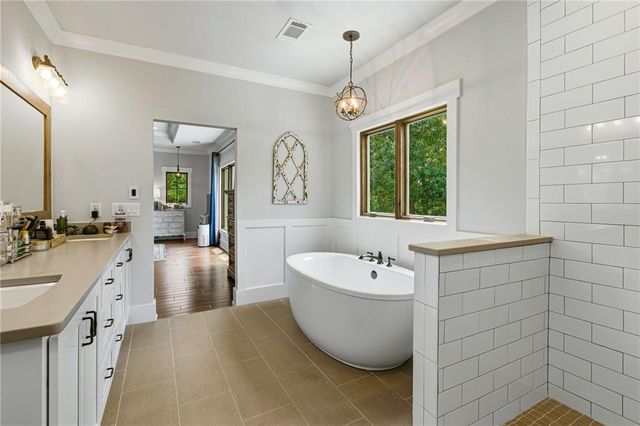 4594 Lakeview Lane, Gainesville, GA 30504