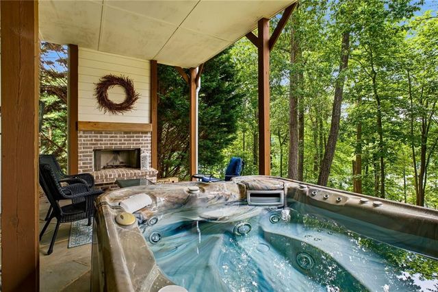4594 Lakeview Lane, Gainesville, GA 30504