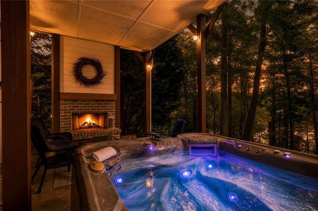 4594 Lakeview Lane, Gainesville, GA 30504