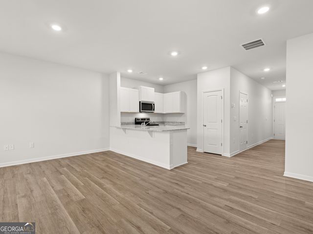 5966 Skylar Drive, Atlanta, GA 30336