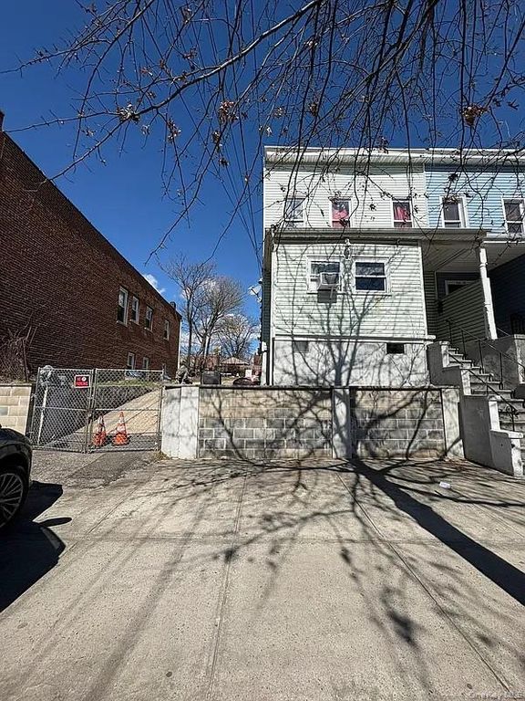 106-13 34th Avenue, Corona, NY 11368