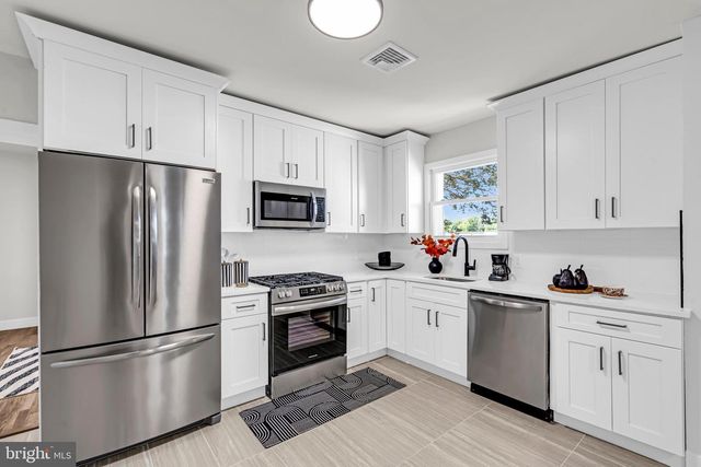 519 S BLACK HORSE PIKE, Blackwood, NJ 08012