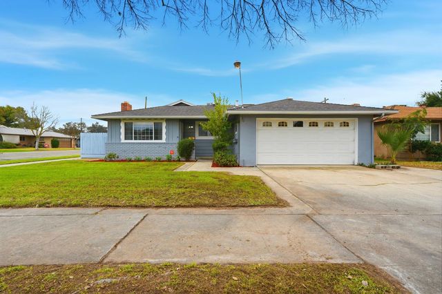 2826 E Hampton Way, Fresno, CA 93726