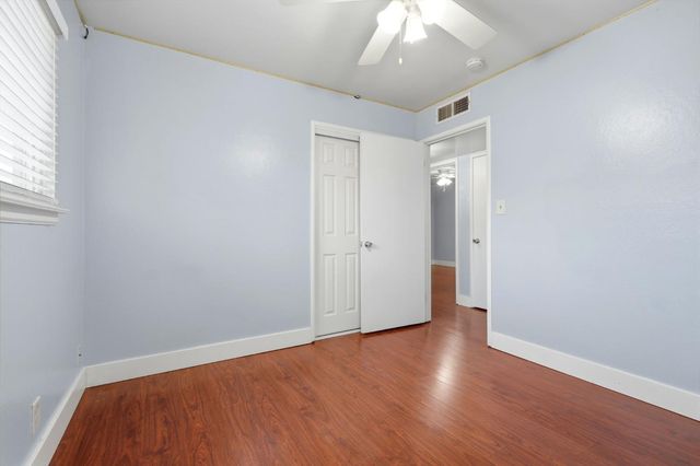 2826 E Hampton Way, Fresno, CA 93726