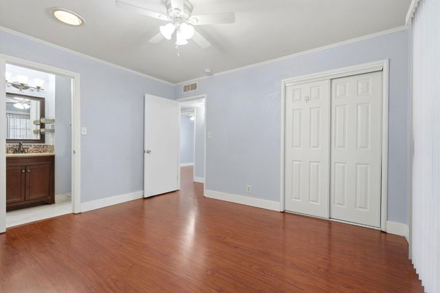 2826 E Hampton Way, Fresno, CA 93726