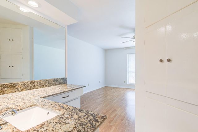 1708 Capstan Road, Houston, TX 77062