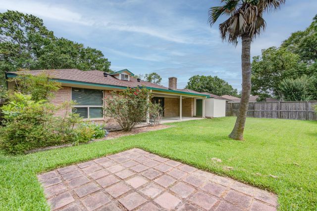 1708 Capstan Road, Houston, TX 77062