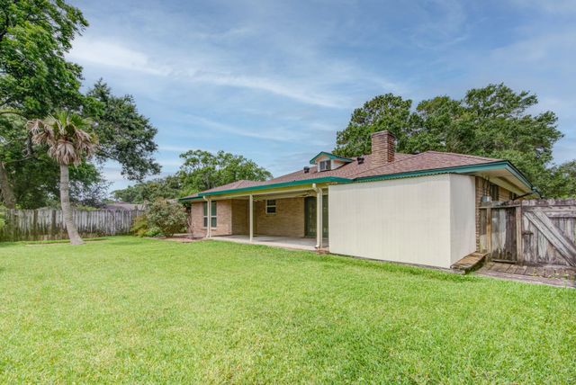 1708 Capstan Road, Houston, TX 77062