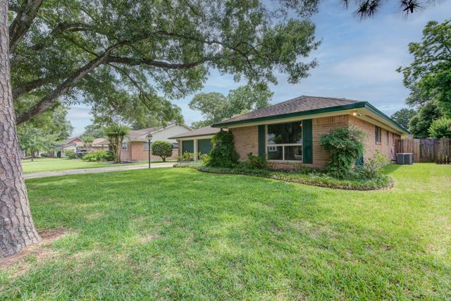 1708 Capstan Road, Houston, TX 77062
