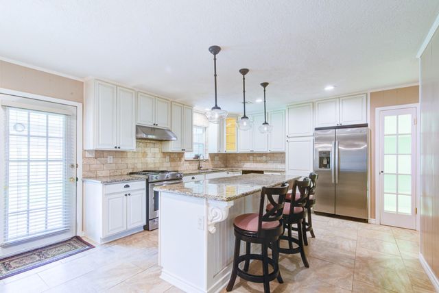 1708 Capstan Road, Houston, TX 77062