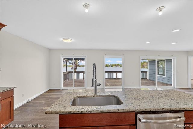 3695 Lotus Drive, Waterford, MI 48329
