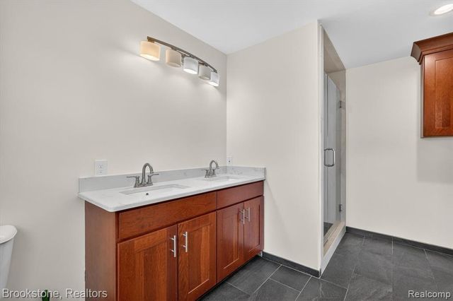 3695 Lotus Drive, Waterford, MI 48329