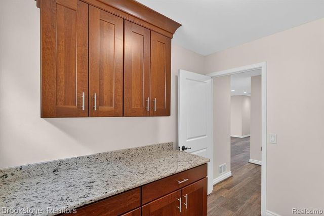 3695 Lotus Drive, Waterford, MI 48329