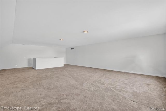 3695 Lotus Drive, Waterford, MI 48329