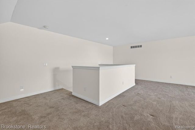 3695 Lotus Drive, Waterford, MI 48329
