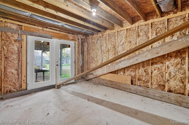 3695 Lotus Drive, Waterford, MI 48329