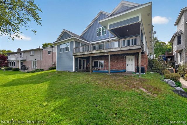 3695 Lotus Drive, Waterford, MI 48329