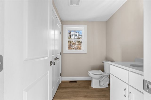 1234 State Rd 3, Plymouth, MA 02360