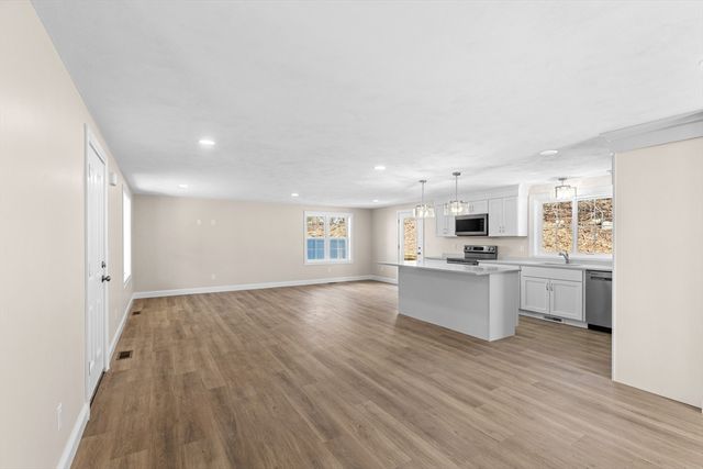 1234 State Rd 3, Plymouth, MA 02360