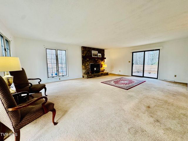 5 Red Fern Circle, Johnson City, TN 37604