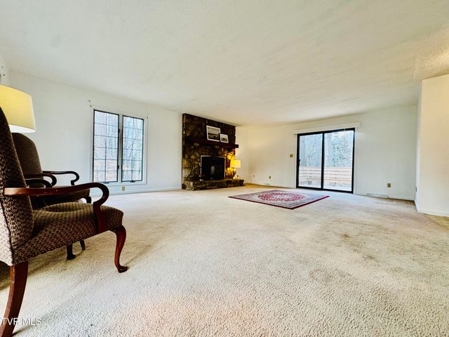 5 Red Fern Circle, Johnson City, TN 37604