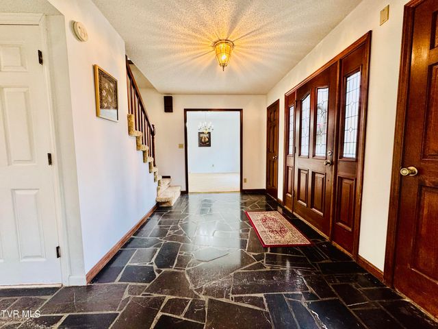 5 Red Fern Circle, Johnson City, TN 37604