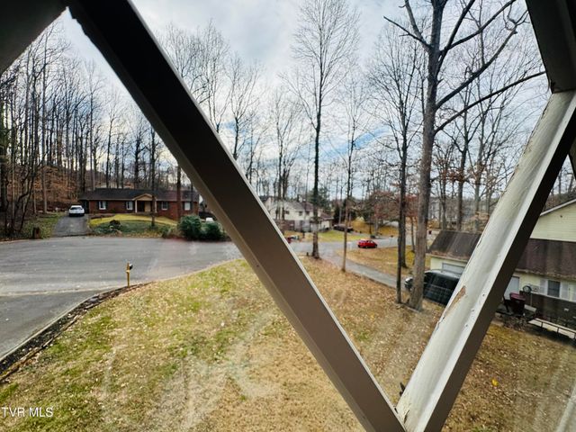 5 Red Fern Circle, Johnson City, TN 37604