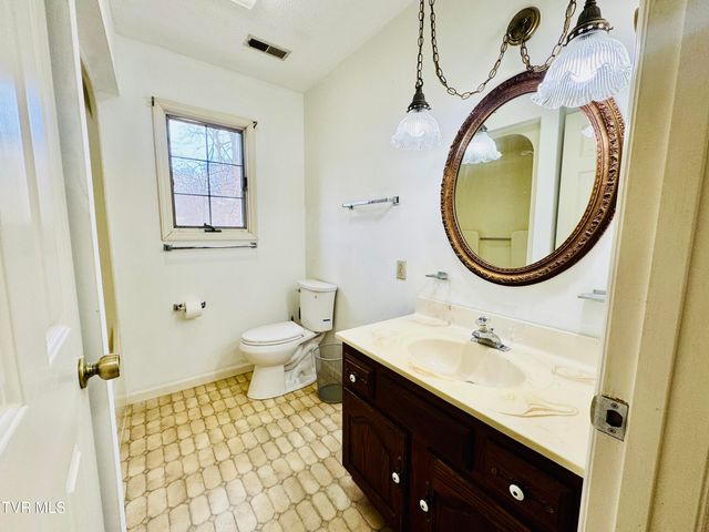 5 Red Fern Circle, Johnson City, TN 37604