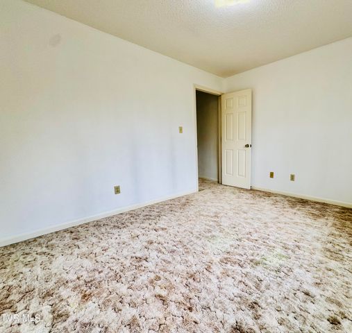 5 Red Fern Circle, Johnson City, TN 37604