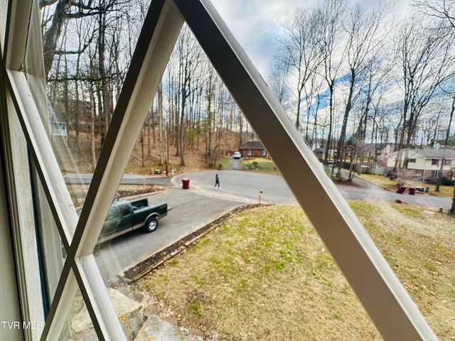 5 Red Fern Circle, Johnson City, TN 37604