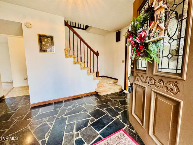 5 Red Fern Circle, Johnson City, TN 37604