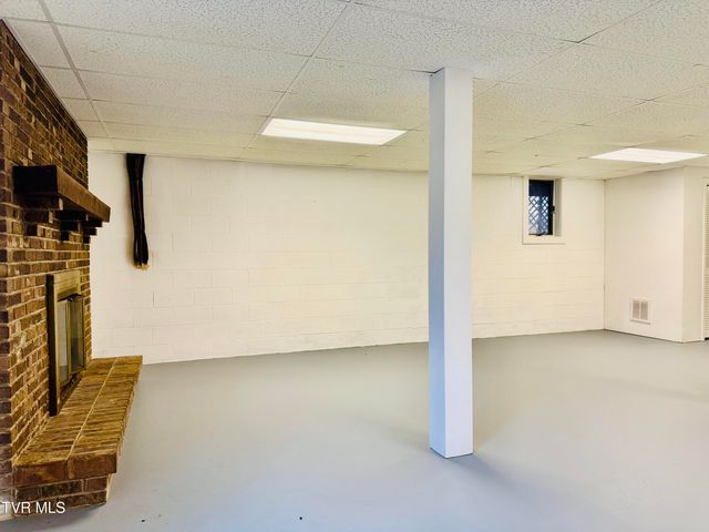 5 Red Fern Circle, Johnson City, TN 37604